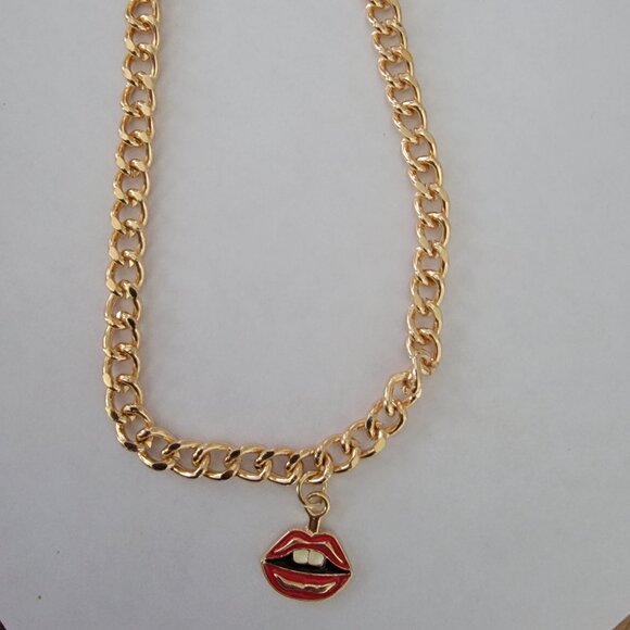 Attic Salt Gold Chain with Lips Parted Charm Pendant - Picture 4 of 8